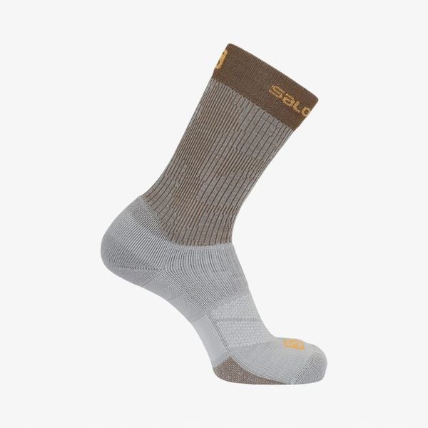 Skarpetki turystyczne dla dorosłych Salomon X Ultra, kompresyjne. Szare skarpety Salomon, bez wzorów, z wełny. Za 85.00 zł.