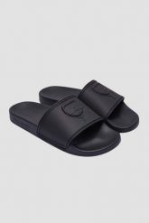 KARL LAGERFELD Czarne męskie klapki KONDO Karl NFT Relief. Czarne klapki KARL LAGERFELD. W wyprzedaży za 389.99 zł.