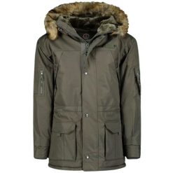 Kurtka turystyczna męska Canadian Peak Airstop. Zielone kurtki Canadian Peak, m, bez wzorów, z poliesteru, bez kaptura. W wyprzedaży za 459.00 zł.