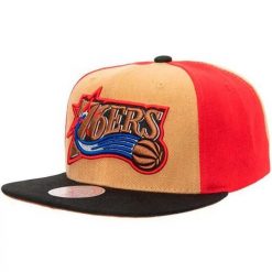 Czapka typu snapback Philadelphia 76ers On The Block HWC. Brązowe czapki z daszkiem Mitchell & Ness, bez wzorów. Za 157.50 zł.