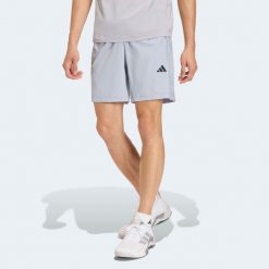 Spodenki fitness męskie ADIDAS. Szare szorty Adidas, m, bez wzorów, ze skóry, sportowe. Za 129.99 zł.