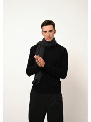 Just Cashmere Kaszmirowy sweter "Howard" w kolorze czarnym rozmiar: M. Czarne swetry nierozpinane Just Cashmere, m, bez wzorów, z kaszmiru, bez kołnierzyka, bez ramiączek. Za 362.85 zł.