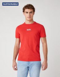 MĘSKI T-SHIRT WRANGLER SS SEAS LOGO TEE ROCOCCO RED W7AKGFXA4 112131348. Czerwone t-shirty Wrangler, m, bez wzorów, bez kołnierzyka, bez ramiączek. Za 69.99 zł.