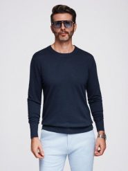 Męski sweter z okrągłym dekoltem z elastycznej dzianiny o klasycznym splocie - granatowy V1 - Rozmiar: M. Niebieskie swetry nierozpinane Ombre Clothing, m, bez wzorów, z dzianiny, bez kołnierzyka, bez ramiączek. W wyprzedaży za 142.49 zł.