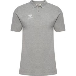 Polo Hummel Go 2.0 Chevron. Szare koszulki polo Hummel, bez wzorów, bez kołnierzyka, bez ramiączek, do piłki nożnej. Za 214.50 zł.