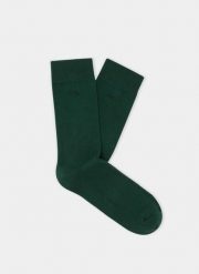 Gładkie zielone skarpetki męskie z subtelnym logo P000B-SX-060-Z-0. Zielone skarpety Pako Lorente, bez wzorów. Za 39.99 zł.