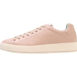 Rag & bone RB1 LOW Sneakersy niskie pink. Buty sportowe casual marki rag & bone. W wyprzedaży za 487.60 zł.