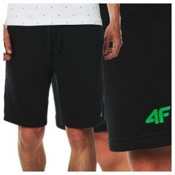 Spodenki dresowe męskie 4F 4FWSS25TSHOM0817. Czarne krótkie spodenki sportowe 4F, l, bez wzorów, z bawełny. Za 69.99 zł.