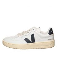 Veja Skórzane sneakersy "V 90" w kolorze biało-czarnym rozmiar: 44. Białe buty sportowe casual Veja, bez wzorów, bez zapięcia. Za 636.95 zł.