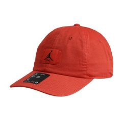 Czapka z daszkiem Air Jordan Jumpman Red Club Cap Czerwona FD5181-604. Czerwone czapki z daszkiem Jordan, bez wzorów. Za 118.99 zł.