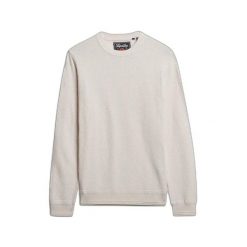 Lekki bawełniany sweter z teksturą Superdry. Białe swetry nierozpinane Superdry, na zimę, m, bez wzorów, z bawełny, bez kołnierzyka, bez ramiączek. Za 339.65 zł.