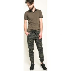 Medicine - Polo Mr. Robot. Koszulki polo MEDICINE. W wyprzedaży za 49.90 zł.