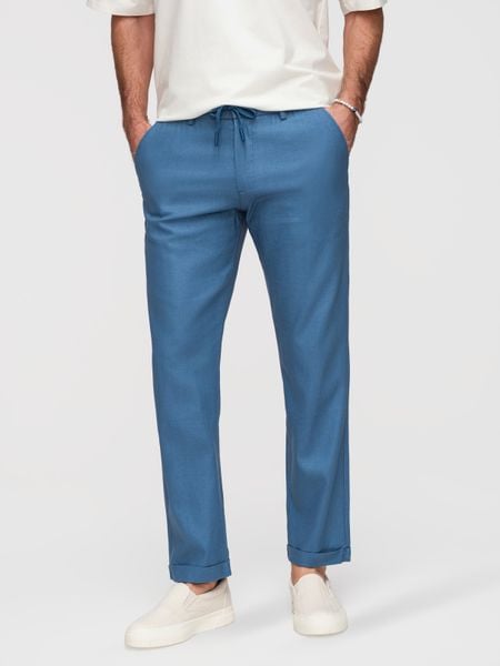 Męskie spodnie podwijane chino z dodatkiem lnu – niebieski denim V5 - Rozmiar: L. Niebieskie eleganckie spodnie Ombre Clothing, na co dzień, l, z bawełny, casualowe. W wyprzedaży za 349.99 zł.