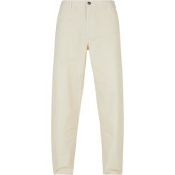 Spodnie z płótna Urban Classics. Białe szorty Urban Classics, m, bez wzorów. Za 274.00 zł.