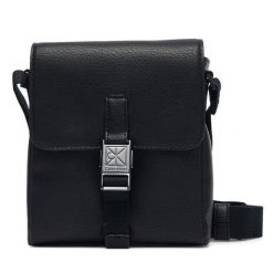 Saszetka Calvin Klein. Czarne saszetki i nerki CALVIN KLEIN, bez wzorów. Za 409.99 zł.