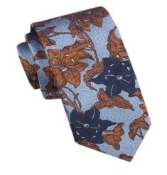 Elegancki Męski Krawat - Alties - Niebieski w Beżowe i Granatowe Kwiaty. Niebieskie krawaty i muchy Alties, bez wzorów, z tkaniny. Za 49.00 zł.