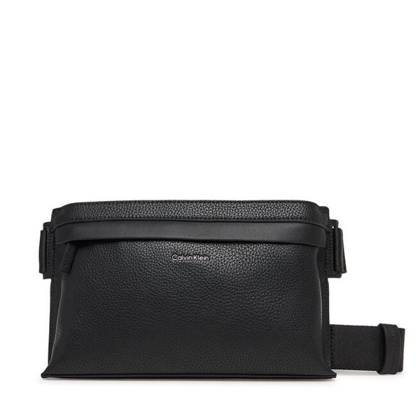 Nerka Calvin Klein. Czarne saszetki i nerki CALVIN KLEIN, bez wzorów. Za 349.99 zł.