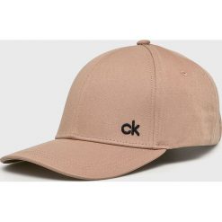 Calvin Klein - Czapka. Czapki z daszkiem marki CALVIN KLEIN. W wyprzedaży za 89.90 zł.