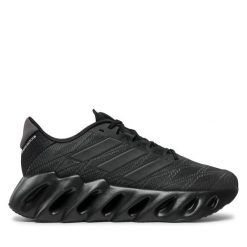 Buty do biegania adidas. Czarne buty do biegania Adidas, bez wzorów, bez zapięcia, do biegania. Za 649.99 zł.