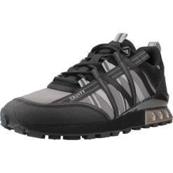 Buty CRUYFF FERIA MONTSERRAT Czarny. Czarne buty turystyczne Cruyff, bez wzorów, z syntetyku, bez zapięcia, trekkingowe. Za 468.99 zł.