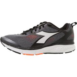 Diadora KURUKA 2 Obuwie do biegania treningowe black/orange vibrant. Buty do biegania marki Diadora. Za 419.00 zł.