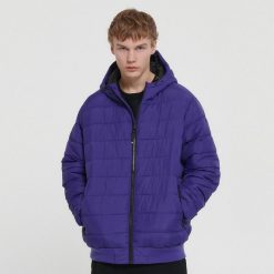 Pikowana kurtka z kapturem - Fioletowy. Fioletowe kurtki Cropp, l, bez wzorów, z materiału, z kapturem. Za 189.99 zł.