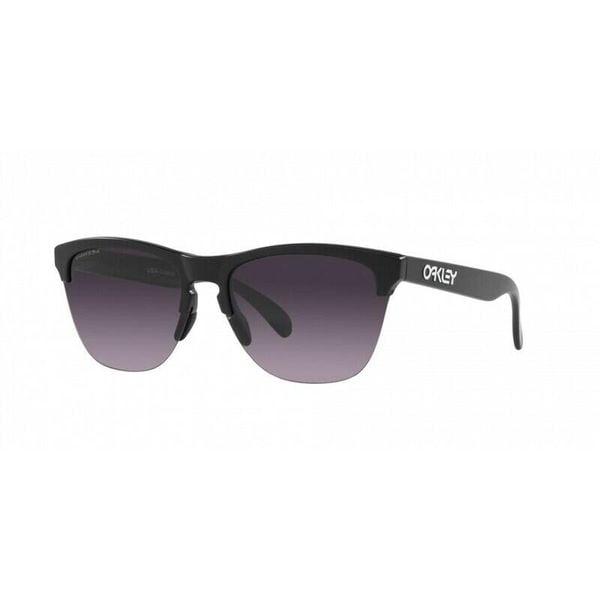 Okulary przeciwsłoneczne Oakley Frogskins. Czarne okulary przeciwsłoneczne Oakley. Za 472.99 zł.