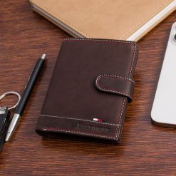 Portfel skórzany męski klasyczny pionowy z flagą brązowy RFiD Beltimore D29. Brązowe portfele bez wzorów. Za 44.91 zł.