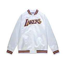 Lekka satynowa kurtka Los Angeles Lakers. Białe kurtki Mitchell & Ness, bez wzorów, z satyny, bez kaptura. Za 517.00 zł.