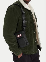 Hunter Saszetka C-HTR-B-015-08 Czarny. Czarne saszetki i nerki Hunter, bez wzorów, z syntetyku. Za 99.99 zł.