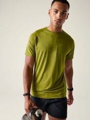 Dare 2b Koszulka funkcyjna "Tech II" w kolorze oliwkowym rozmiar: M. Zielone t-shirty sportowe Dare 2B, bez wzorów, z materiału, bez ramiączek, outdoorowe. Za 56.79 zł.
