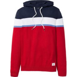 Sweter z kapturem Regular Fit bonprix czerwony w paski. Swetry nierozpinane bonprix. Za 79.99 zł.
