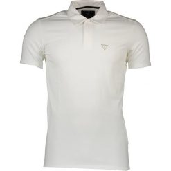 Koszulka polo w kolorze białym. Koszulki polo marki Guess, polo, z krótkim rękawem. W wyprzedaży za 199.95 zł.