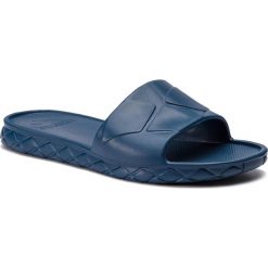 Klapki ARENA - Waterlight 001460 700 Navy. Niebieskie klapki Arena, z tworzywa sztucznego. W wyprzedaży za 59.99 zł.