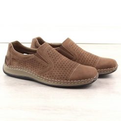 Skórzane półbuty męskie ażurowe wsuwane brązowe Rieker 05286-24. Brązowe eleganckie półbuty Rieker, w ażurowe wzory, ze skóry, bez obcasa, bez zapięcia. Za 227.49 zł.