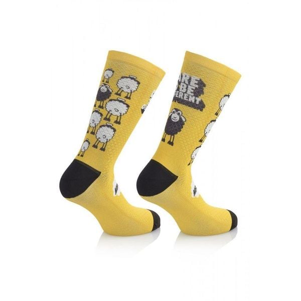 Skarpetki Mb Wear Fun H17 Mouton. Żółte skarpety MB WEAR, bez wzorów. Za 147.00 zł.