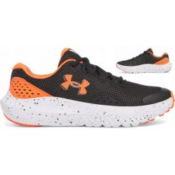 Buty do biegania męskie Under Armour Surge 4. Czarne buty do biegania Under Armour, bez wzorów, bez zapięcia, do biegania. Za 150.99 zł.