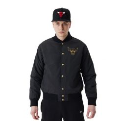Kurtka męska New Era NBA Script BP Bomber Chicago Bulls. Czarne kurtki New Era, m, bez wzorów, bez kaptura. Za 409.99 zł.