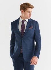PAKO LORENTE – Granatowa marynarka garniturowa w delikatną niebieską kratkę. Niebieskie garnitury Pako Lorente, na ślub cywilny, bez wzorów, z wełny. Za 649.99 zł.