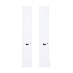 Skarpety piłkarskie Nike Białe. Białe skarpety Nike, bez wzorów, z materiału. Za 60.45 zł.
