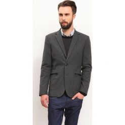 MARYNARKA MĘSKA TALIOWANA Z GUZIKIEM, Z ZAMKIEM. Garnitury marki TOP SECRET. W wyprzedaży za 129.99 zł.