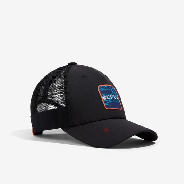 Czapka z daszkiem w stylu trucker do siatkówki plażowej Copaya BV Cap. Białe czapki z daszkiem KIPSTA, bez wzorów, z materiału. Za 39.99 zł.
