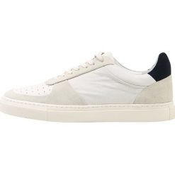 Filippa K Sneakersy niskie white mix. Buty sportowe casual marki Filippa K. Za 969.00 zł.