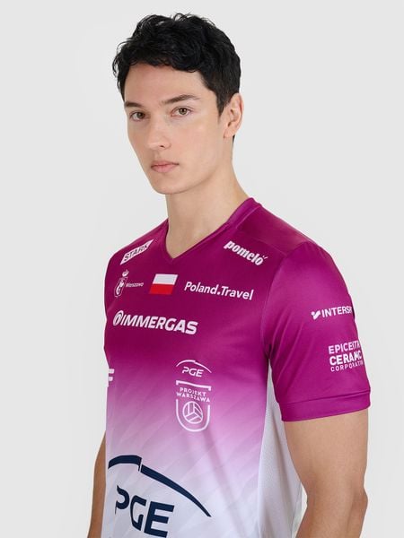 4F Koszulka meczowa replika domowa Liga Mistrzów CEV z sezonu 2024/25 męska 4F x Projekt Warszawa - multikolor M. T-shirty 4F, m, bez wzorów, z dzianiny, bez kołnierzyka, bez ramiączek. Za 189.99 zł.