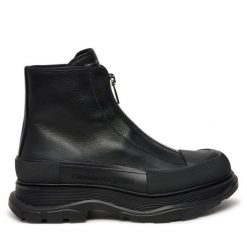Kozaki MCQ Alexander McQueen. Czarne kozaki McQ Alexander McQueen, bez wzorów, bez obcasa, bez zapięcia. Za 3,869.00 zł.