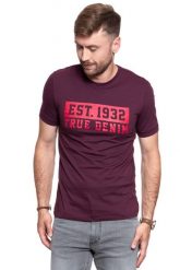 MUSTANG T SHIRT Alex C Print WINETASTING 1008654 8355. Czerwone t-shirty Mustang, m, bez wzorów, bez kołnierzyka, bez ramiączek. W wyprzedaży za 39.99 zł.