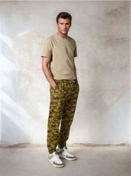 Spodnie jogger - wielobarwny. Joggery i bojówki Sinsay, m, bez wzorów. Za 39.99 zł.