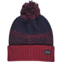 CZAPKA MĘSKA Z POMPONEM. Czapki zimowe marki TOP SECRET. W wyprzedaży za 24.99 zł.