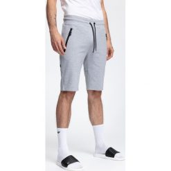Spodenki dresowe męskie SKMD200 - chłodny jasny szary melanż. Krótkie spodenki sportowe 4F. W wyprzedaży za 49.99 zł.