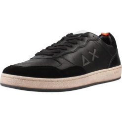 Buty SUN68 URBAN BASKET Czarny. Czarne buty turystyczne SUN68, bez wzorów, ze skóry, bez zapięcia, na fitness i siłownię. Za 468.99 zł.